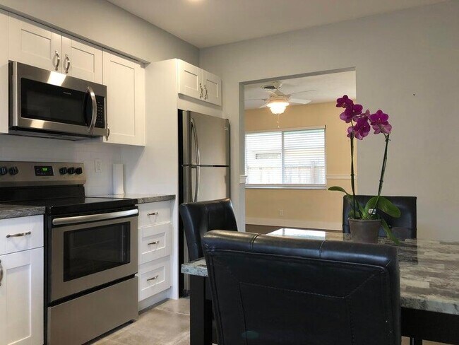 Foto del edificio - 118 NE 4th Ave