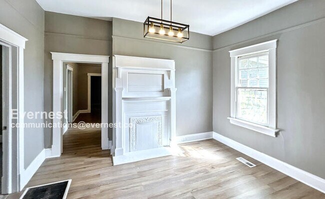 Building Photo - Limited Time Special Offer! First month free for a 18-month lease! Charming 3-Bedroom Home with H...