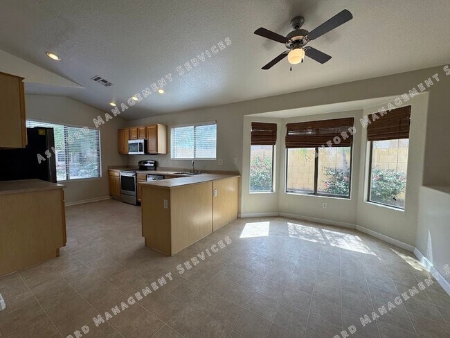 Foto del edificio - 15154 W Fillmore St