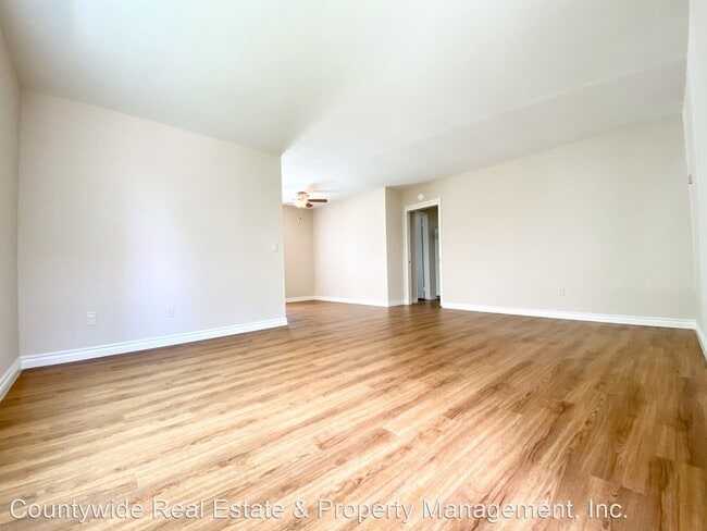 Building Photo - 1819 Chalcedony St