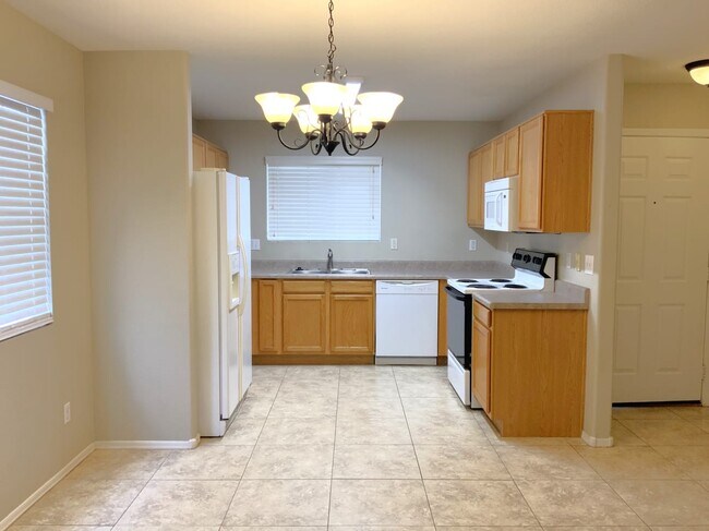 Foto del edificio - 1279 E Omega Dr