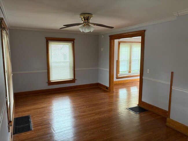 Foto del edificio - 3 bedroom/1 bath house for rent