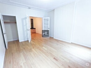 Building Photo - NO FEE Studio on Upper East Side! Won't St...