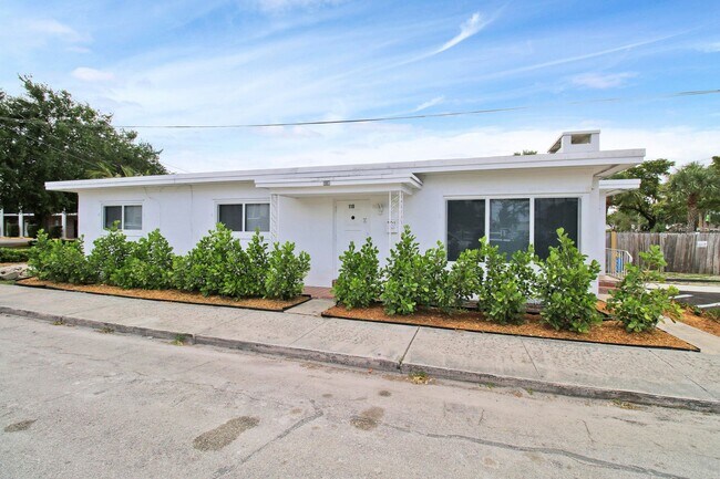 Foto del edificio - 110 N C St