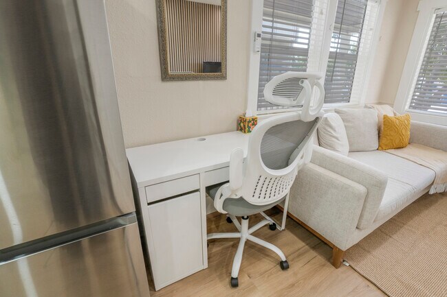 Foto del edificio - 312 La France Ave