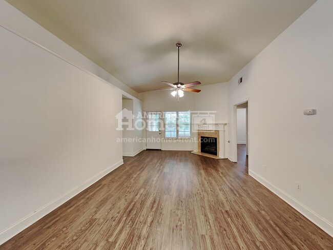 Building Photo - 2961 S Hartland Drive