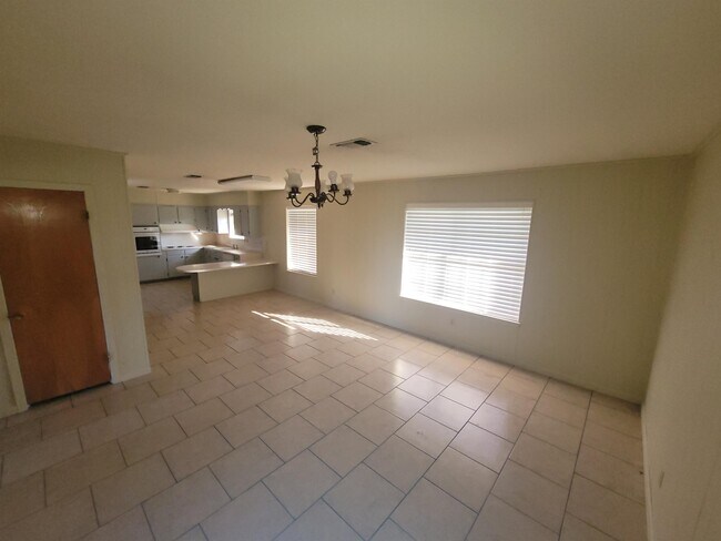 Foto del edificio - 6084 W Roundbunch Rd