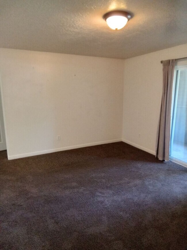 Foto del edificio - Willow Springs Condo