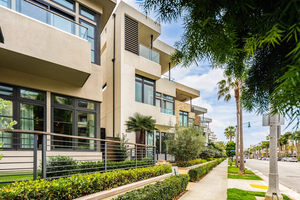 Primary - 5902-5926 Firefly Pl Dr