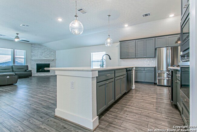 Foto del edificio - 1165 Hammock Glen