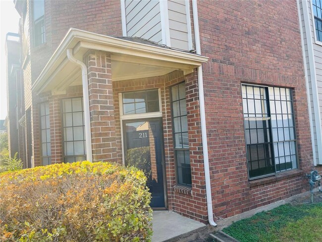 Building Photo - 8888 Benning Dr