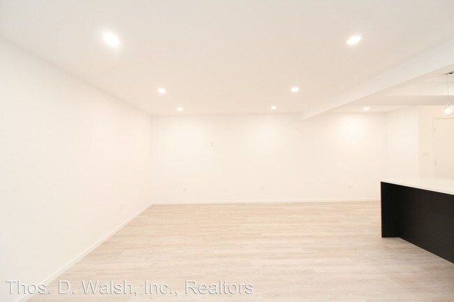 Building Photo - 2 br, 1 bath House - 2815 39th St NW  Apt 100