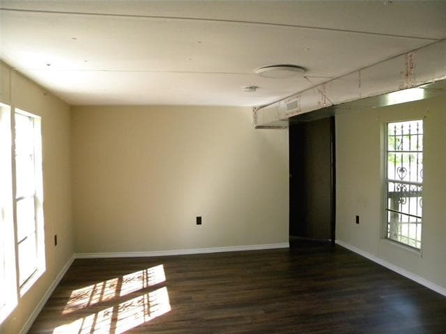 Building Photo - 2445 Elmwood Dr