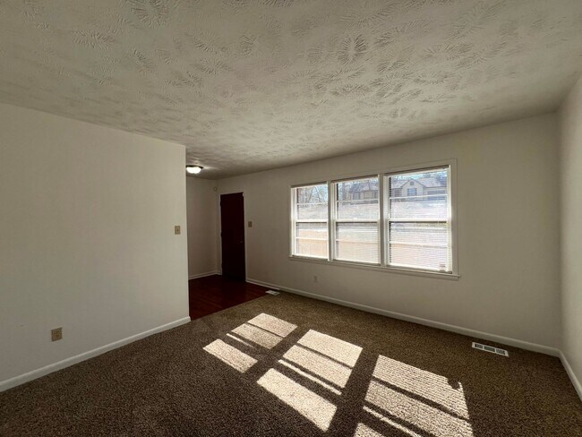 Building Photo - 1632 Tryon Drive ~ Englewood Sec 02