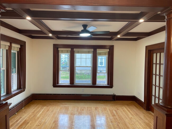 Building Photo - 43 Arthur St