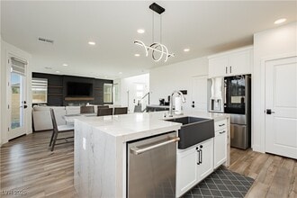 Building Photo - 6124 Redstone Hls Dr