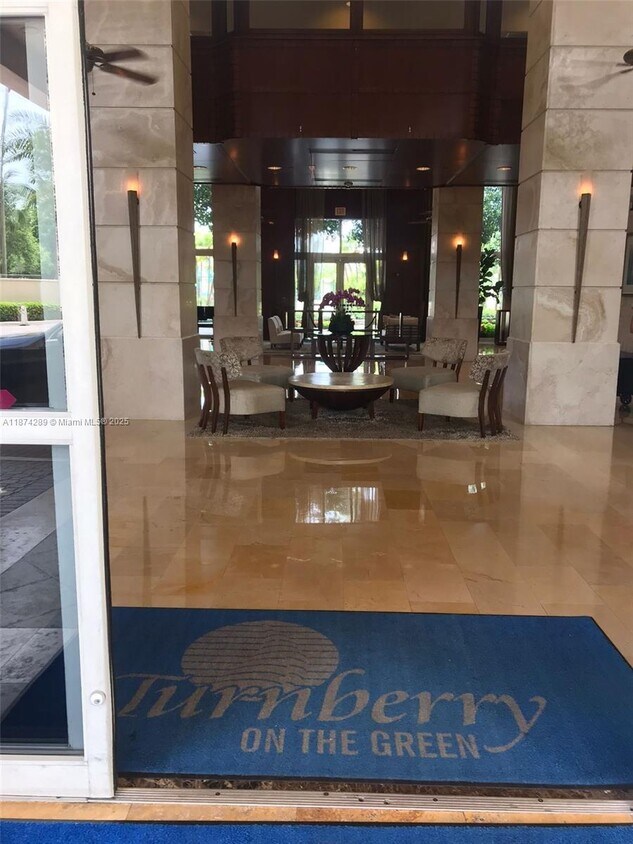 Primary Photo - 19501 W Country Club Dr