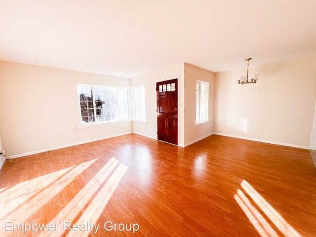 Building Photo - 3 br, 2 bath House - 2348 Greenwood Dr,
