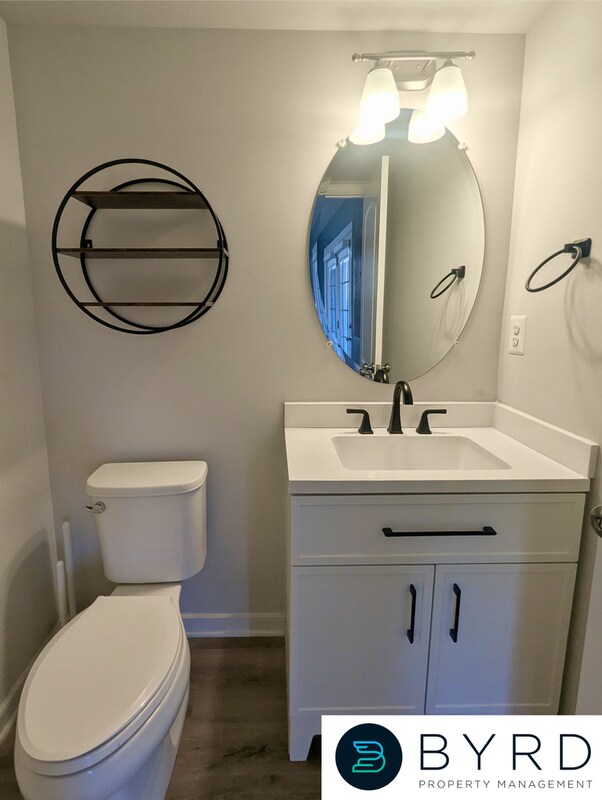 Foto del edificio - 1325 Claytor Ln