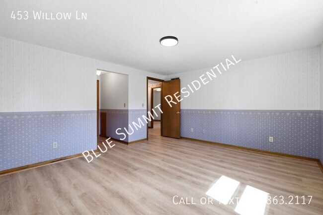 Foto del edificio - 453 Willow Ln
