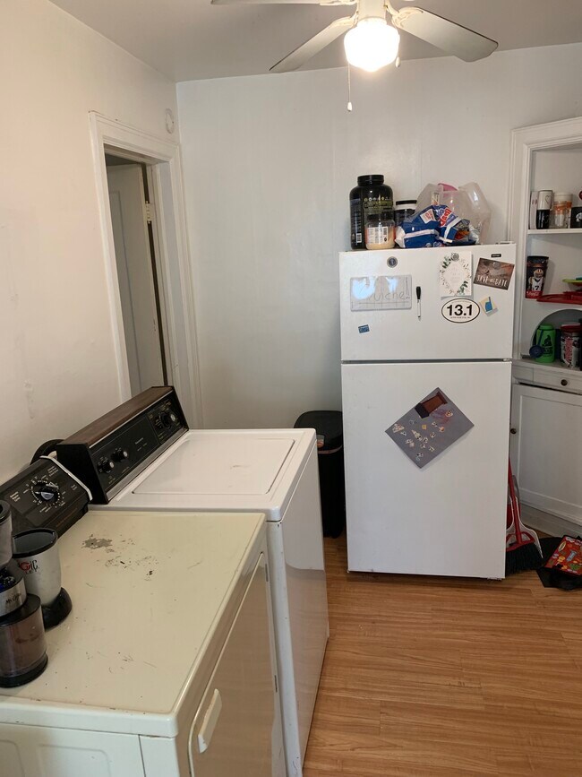 Kitchen - 2766 Northwest 23rd St