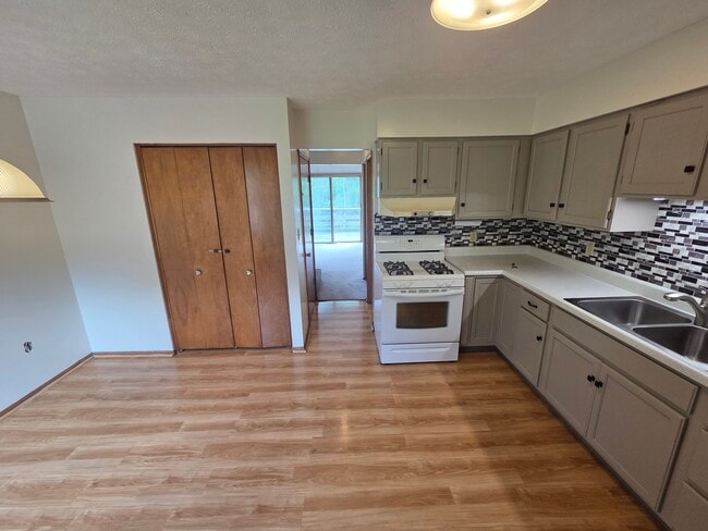 Kitchen - 5229 Rule Rd