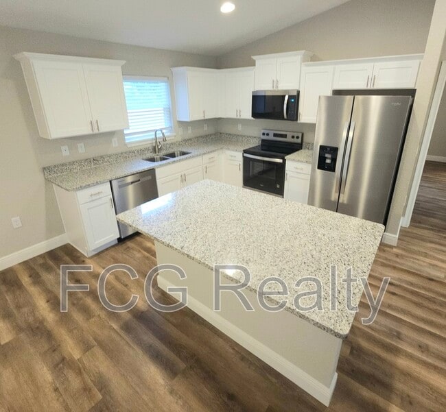 Foto del edificio - 8810 N Malibu Rd
