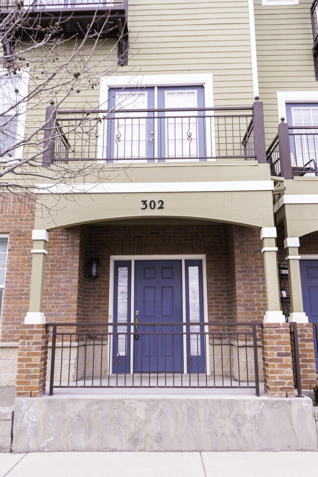 302 E Fountain Blvd, Colorado Springs, CO 80903 Townhome Rentals in Colorado Springs CO