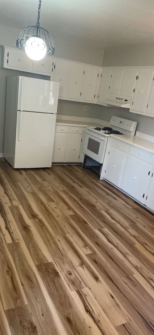 Foto del edificio - Charming 2-Bedroom Duplex in Kempsville, V...