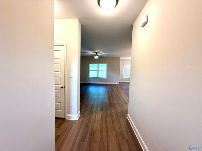 Building Photo - 4018 Rockland Cir SE