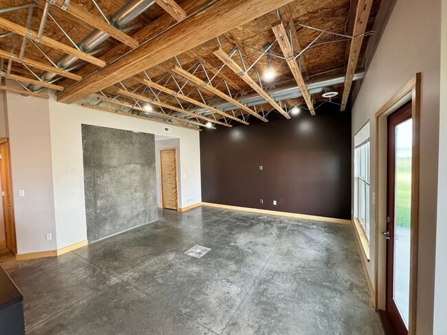 Building Photo - Stunning Modern Urban Loft – Spacious, Stylish, and Conveniently Located