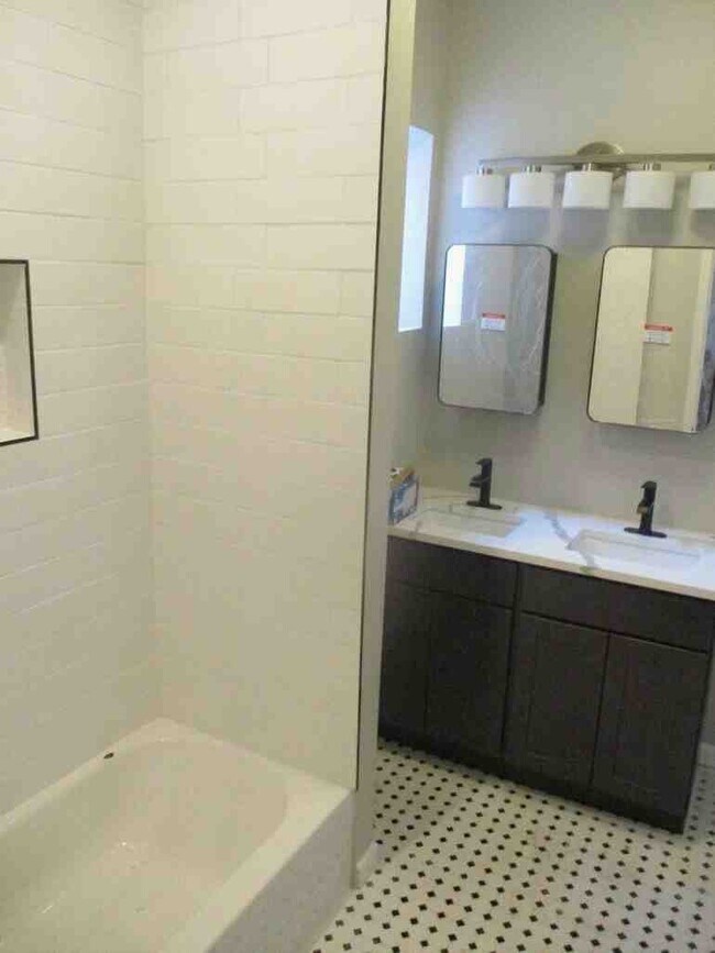Foto del edificio - 2418 W Norris St