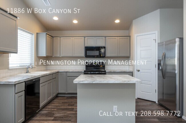 Foto del edificio - 11886 W Box Canyon St-