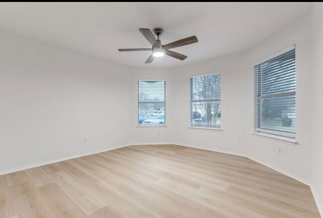 Building Photo - 2812 Terrace Dr