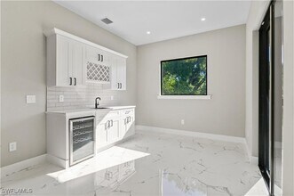 Building Photo - 1561 NW 26th Pl