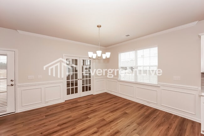 Building Photo - 6496 Fairfax Ct