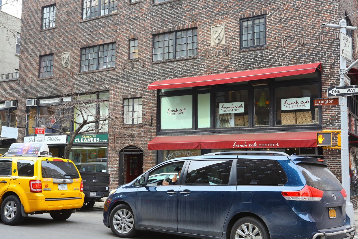 Building Photo - 972 Lexington Ave