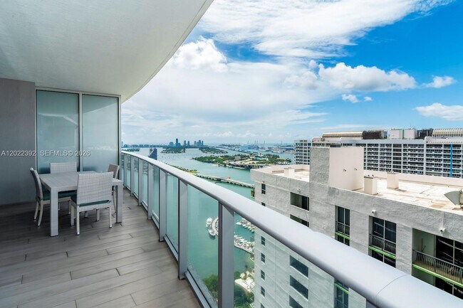 Foto del edificio - 488 NE 18th St