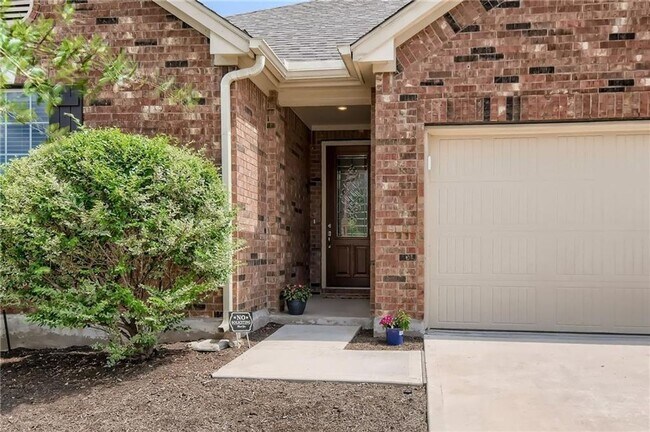 Building Photo - 303 White River Dr