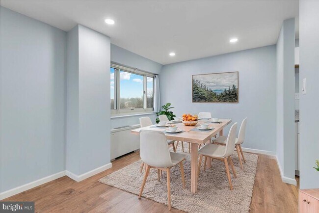 Building Photo - 4520 King St