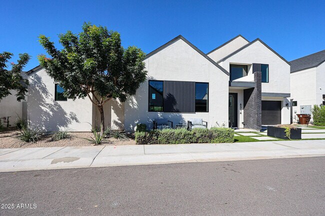 Foto del edificio - 6314 N 10th Dr