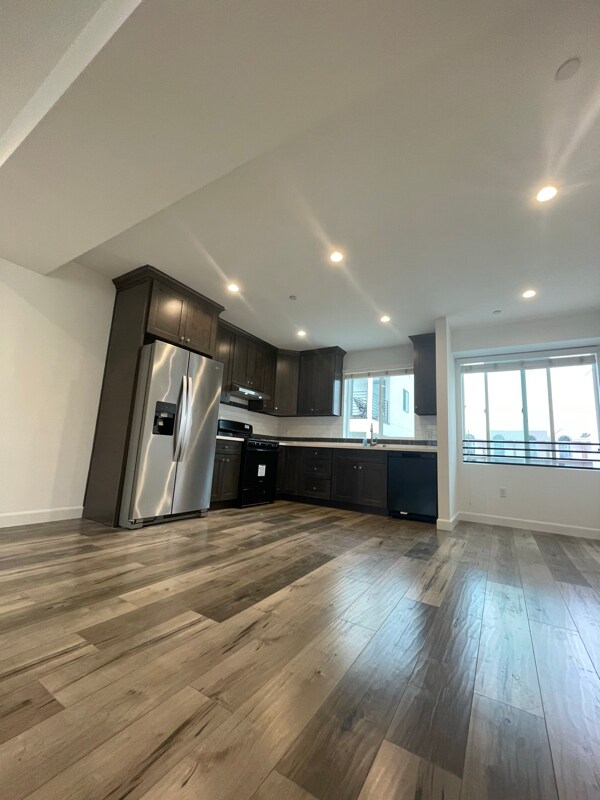 Foto del edificio - 14211 Gilmore St