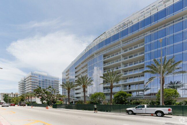 Building Photo - Surf Club Four Seasons
