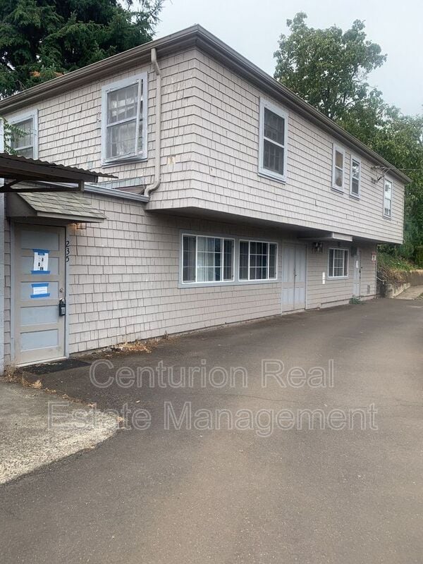 Primary Photo - 235 Cherry St