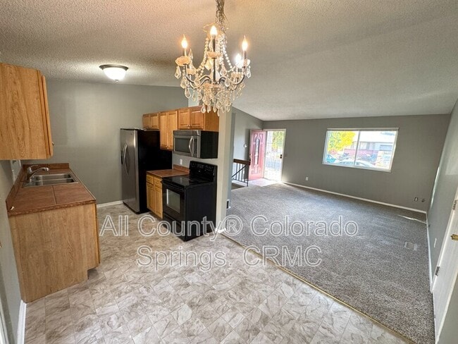Building Photo - 2045 Grosbear Ln