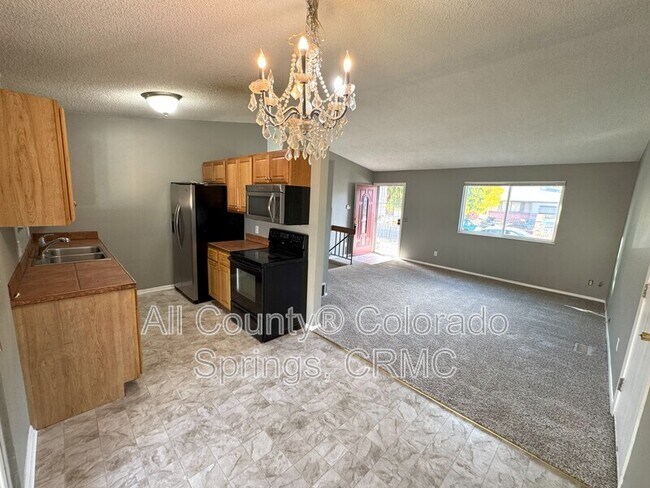 Foto del edificio - 2045 Grosbear Ln