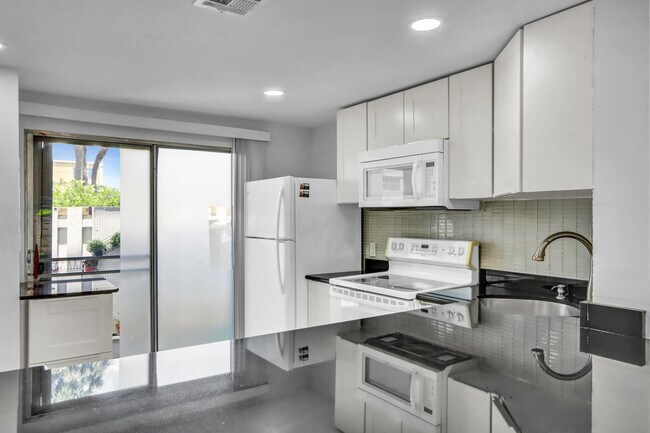 Foto del edificio - 2577 NE 15th St