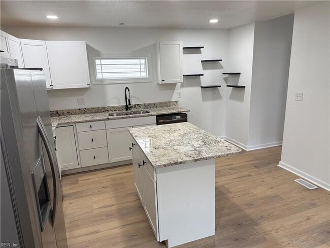 Photo - 1440 Lasalle Ave House