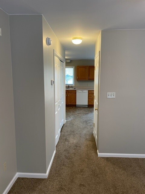 Building Photo - 876 Poplar St
