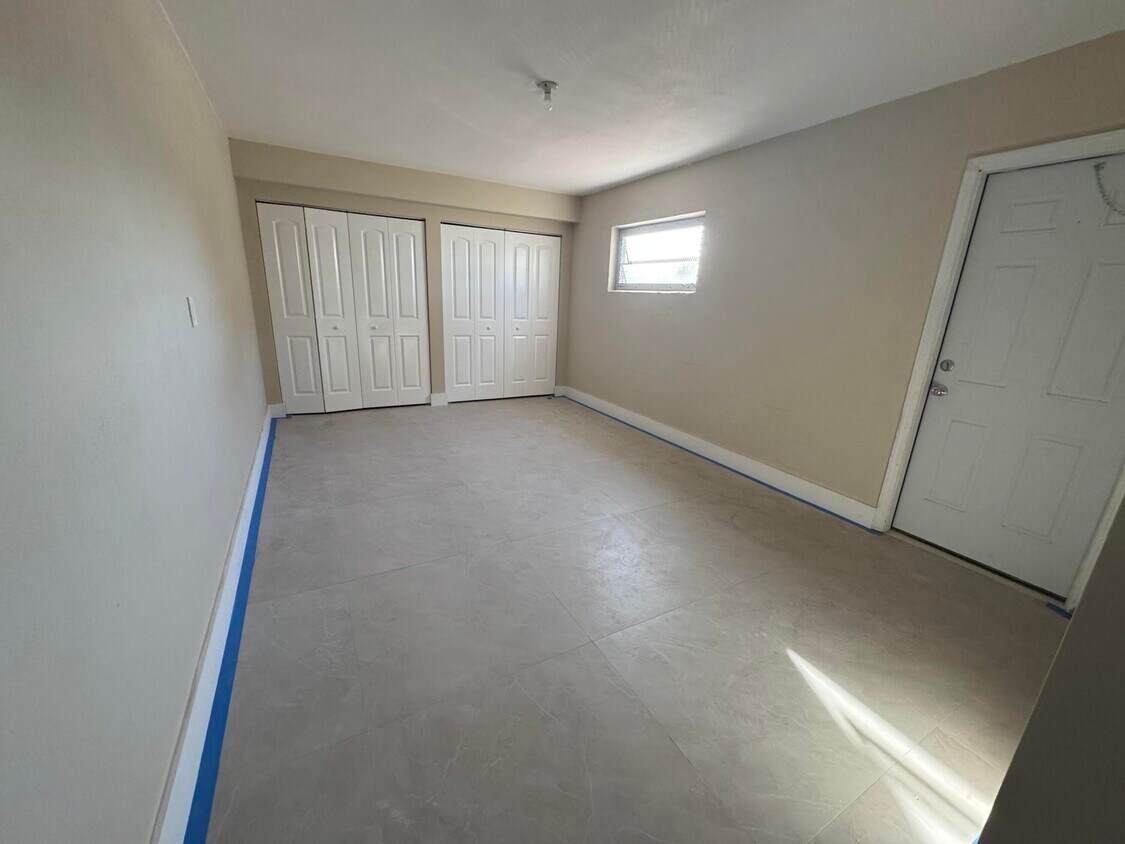 Foto del edificio - 490 W 31st St